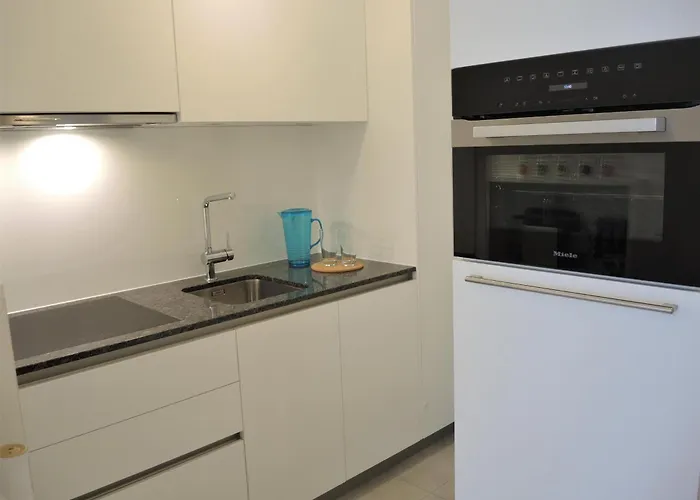 Sibylle By Fewotessin ロカルノ